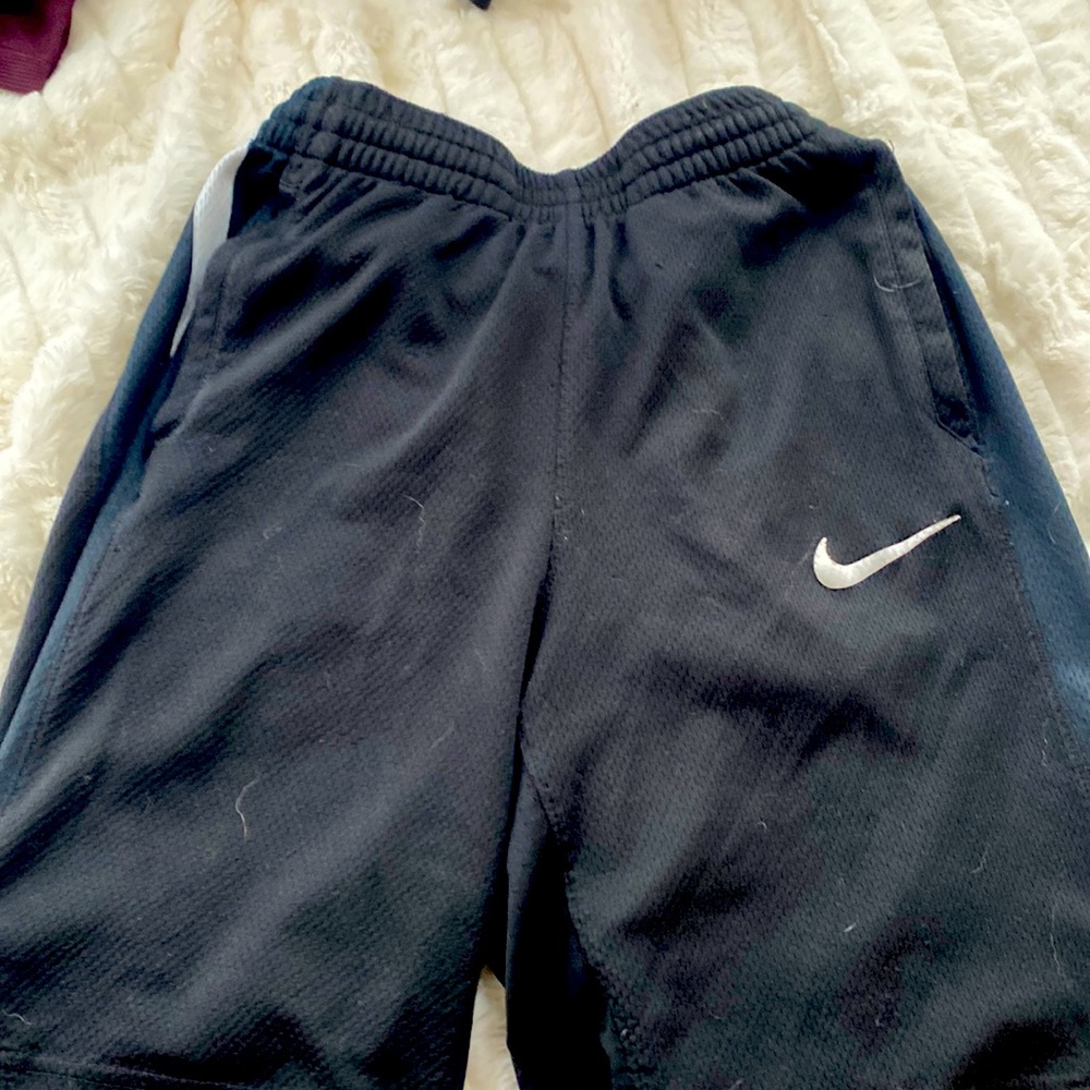 Small black Nike bball shorts